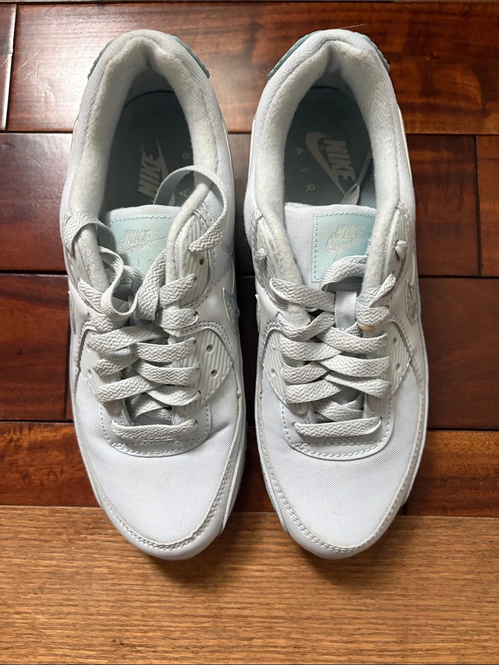 Women’s Air Max 90’s - Picture 2 of 2